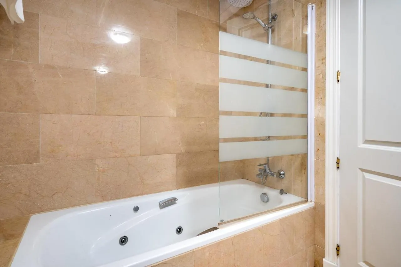 Apartment 9 Penthouse With Amazing Sea Views, Close To Golf Manilva Duquesa