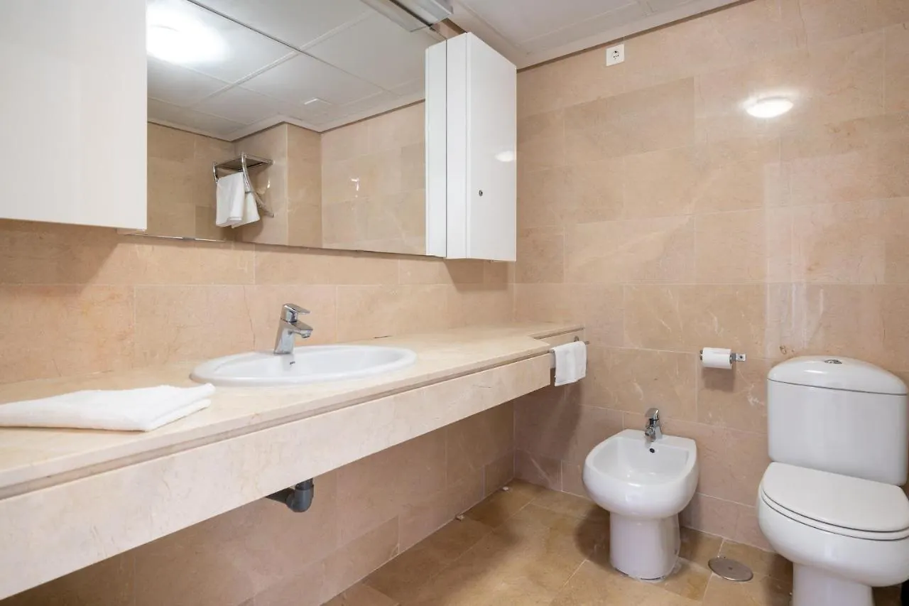 9 Penthouse With Amazing Sea Views, Close To Golf Manilva Duquesa